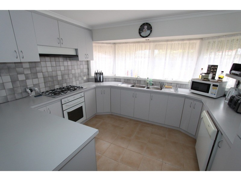 7 Rees  Road, Melton South VIC 3338