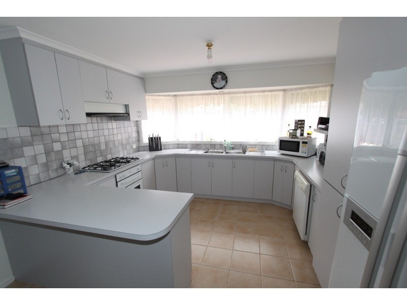 7 Rees  Road, Melton South VIC 3338