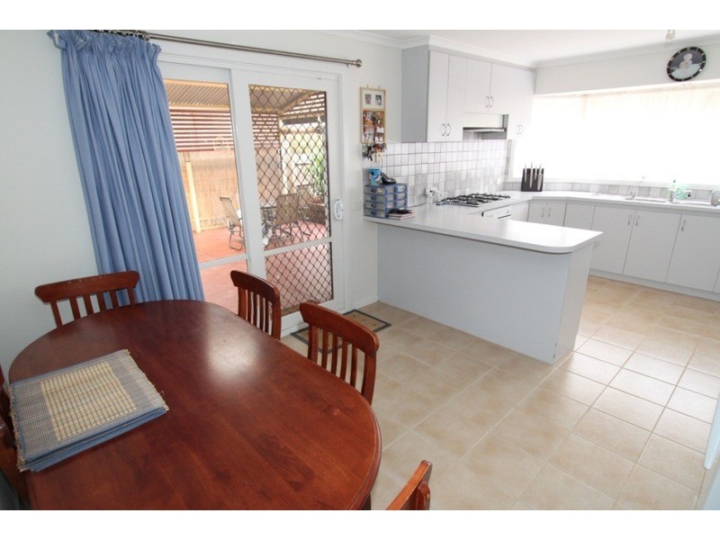 7 Rees  Road, Melton South VIC 3338