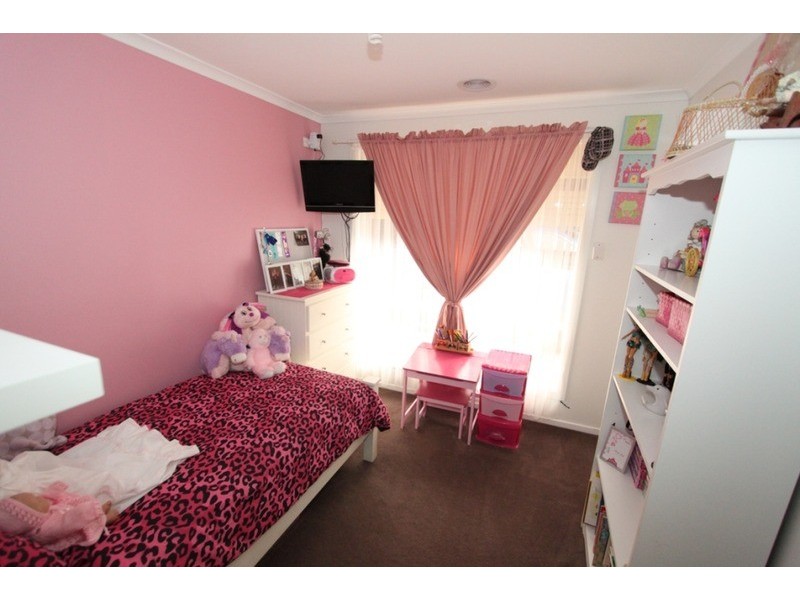 7 Rees  Road, Melton South VIC 3338