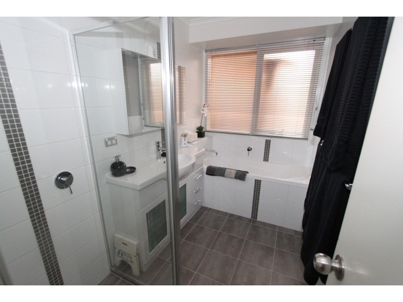 7 Rees  Road, Melton South VIC 3338