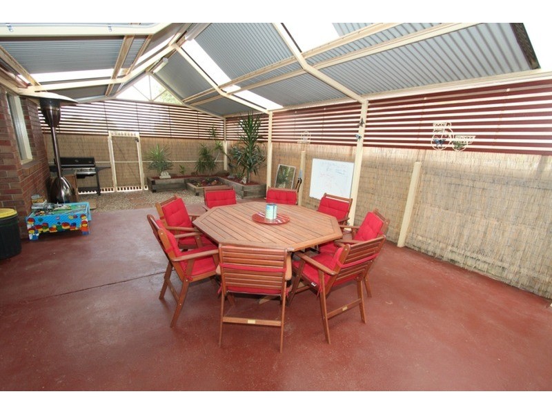 7 Rees  Road, Melton South VIC 3338