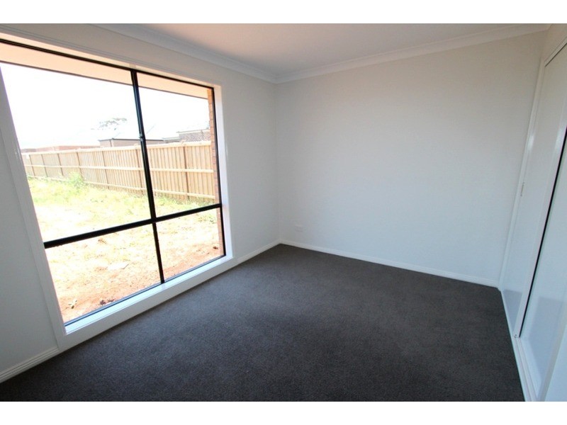 95 Arnolds Creek Boulevard, Melton West VIC 3337