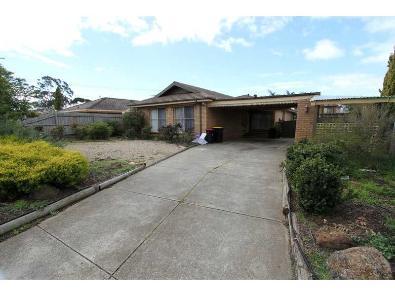 12 Emil Court, Melton VIC 3337