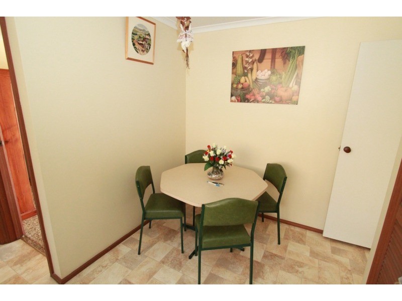 3/16 Creek  Street, Melton South VIC 3338