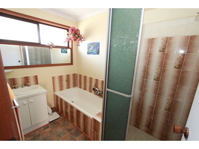 3/16 Creek  Street, Melton South VIC 3338