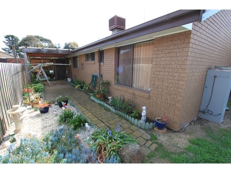 3/16 Creek  Street, Melton South VIC 3338