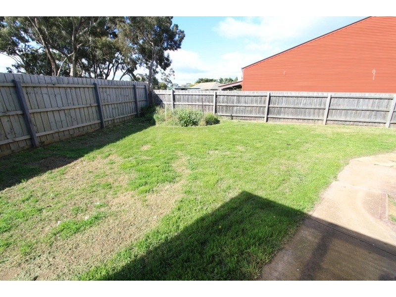 30 Riddle Drive, Melton VIC 3337