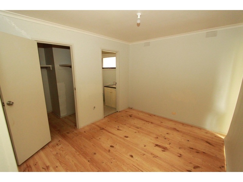 7 Gloucester Way, Melton West VIC 3337