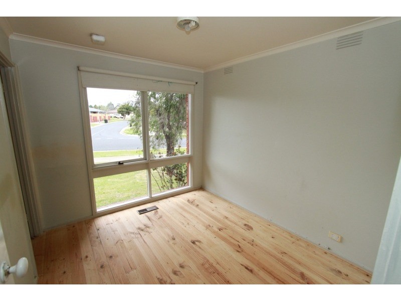 7 Gloucester Way, Melton West VIC 3337