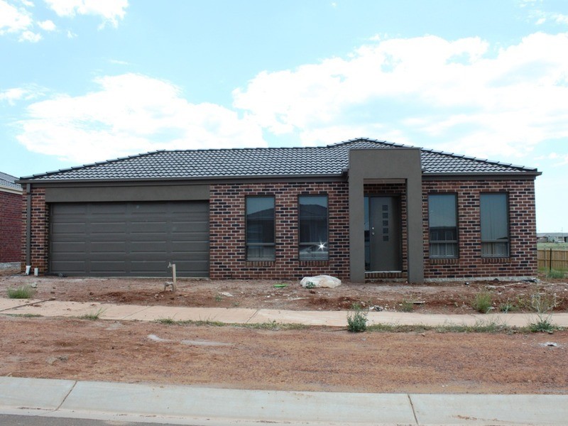 26 Peterpan Crescent, Melton VIC 3337