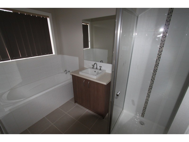 26 Peterpan Crescent, Melton VIC 3337