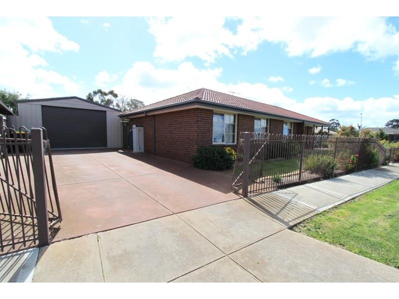 21  Argyll  Circuit, Melton West VIC 3337