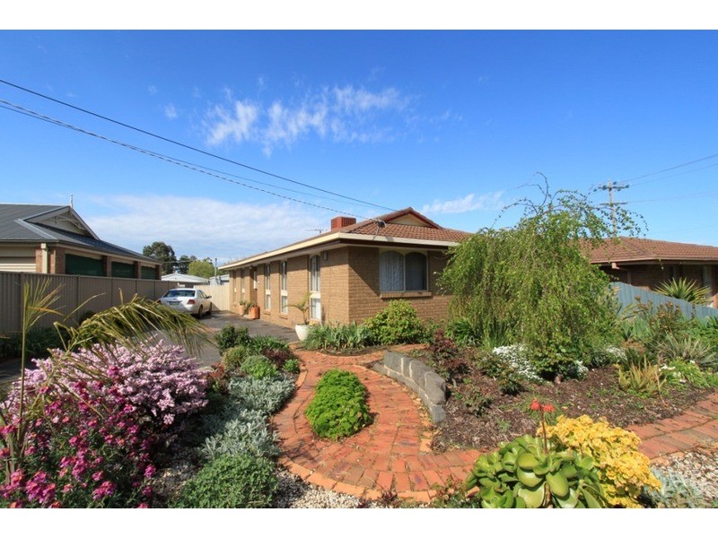 457 High  Street, Melton VIC 3337