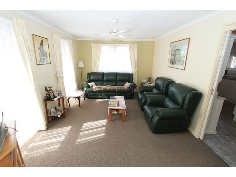 457 High  Street, Melton VIC 3337