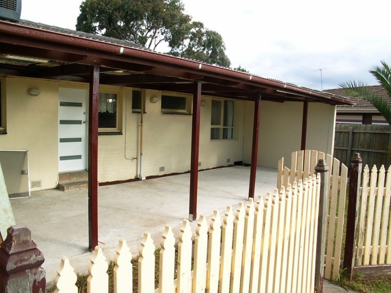 4 Quail Crescent, Melton VIC 3337