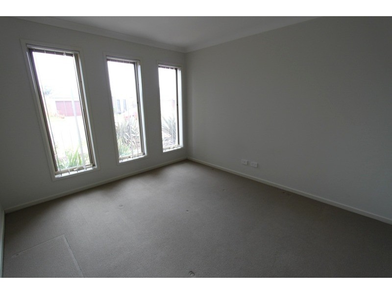 23 Saltbush Crescent, Brookfield VIC 3338