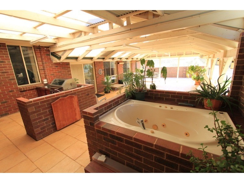 3 Hamilton  Court, Bacchus Marsh VIC 3340