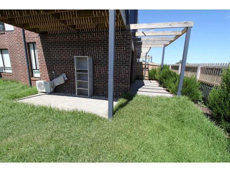5/9 Petrea Place, Melton West VIC 3337