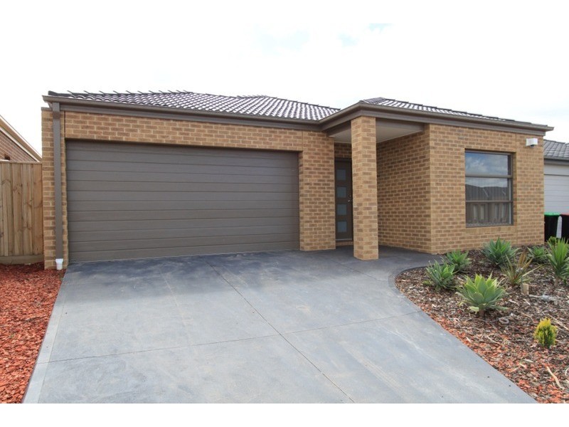 14 Triandra Drive, Brookfield VIC 3338