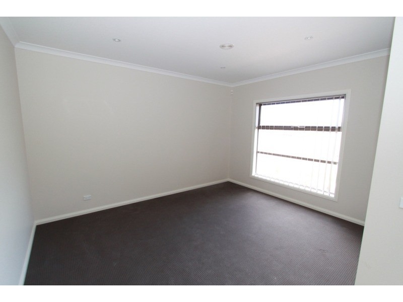 14 Triandra Drive, Brookfield VIC 3338
