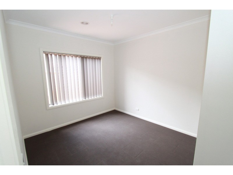 14 Triandra Drive, Brookfield VIC 3338
