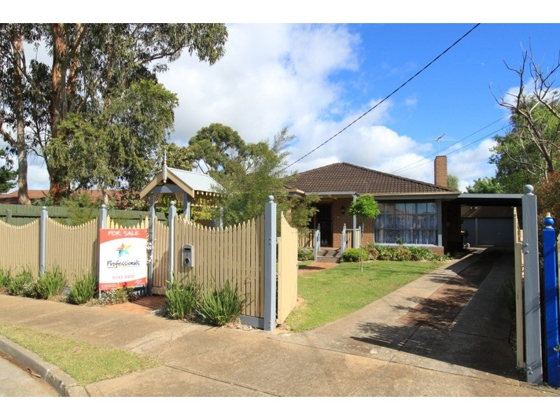 6 Henty Street, Melton South VIC 3338