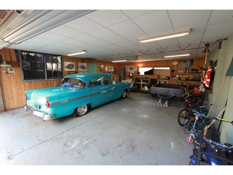 6 Henty Street, Melton South VIC 3338