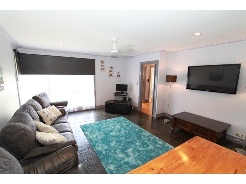 6 Henty Street, Melton South VIC 3338