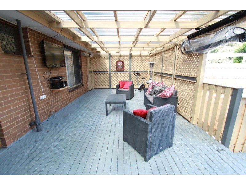 6 Henty Street, Melton South VIC 3338