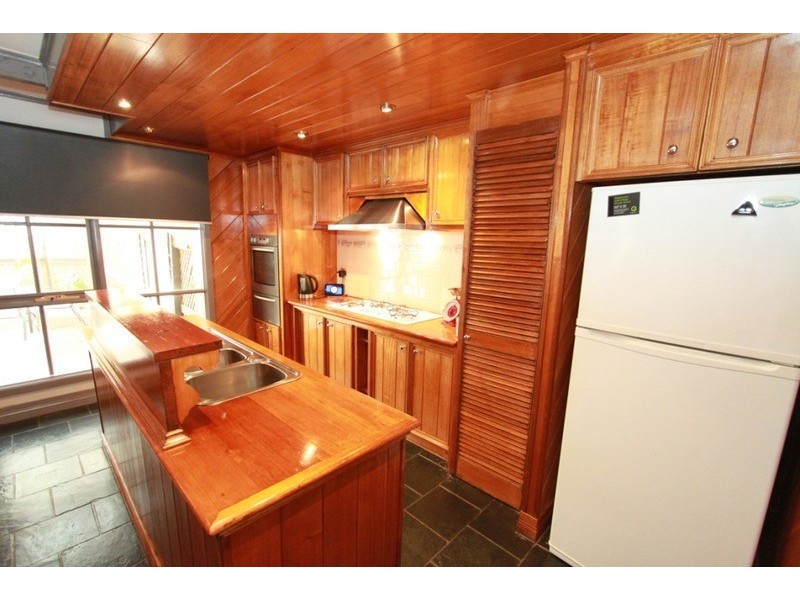 6 Henty Street, Melton South VIC 3338