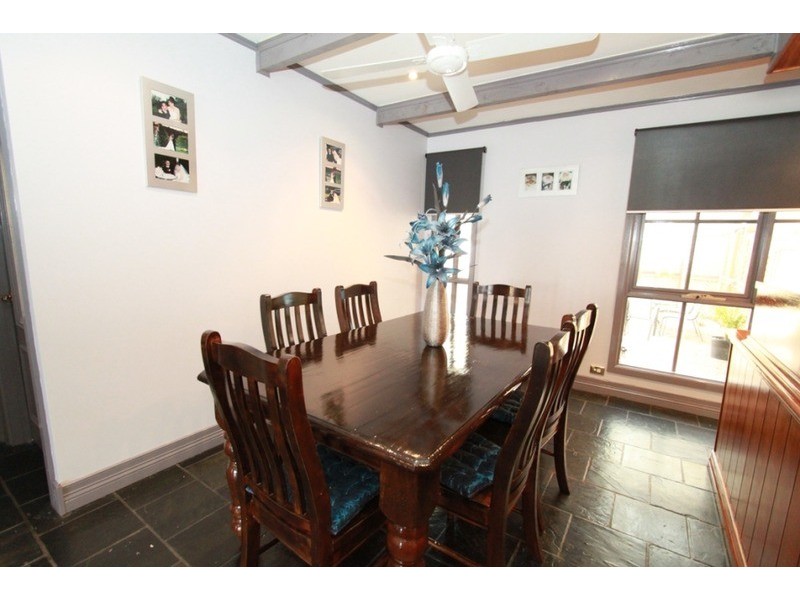 6 Henty Street, Melton South VIC 3338