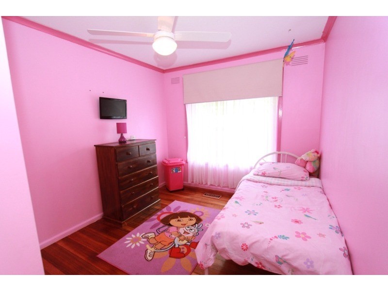 6 Henty Street, Melton South VIC 3338