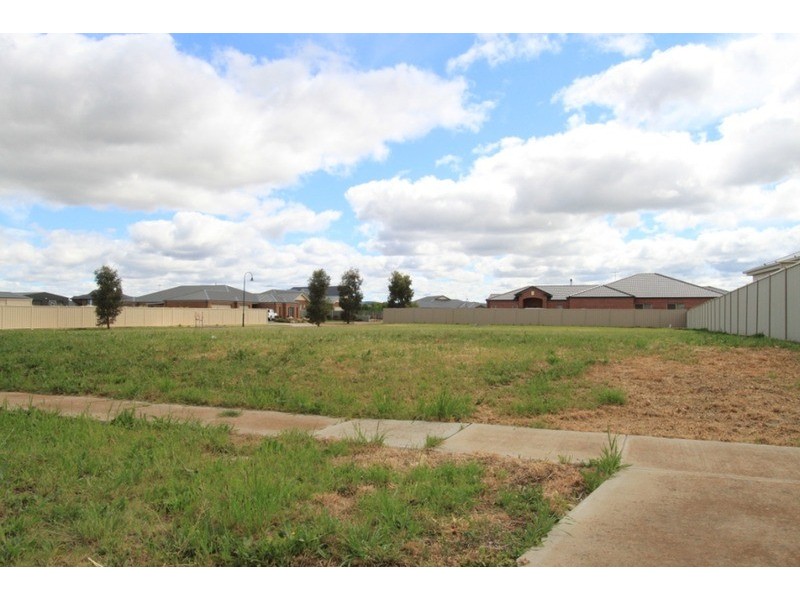 30 Highfield  Way, Kurunjang VIC 3337