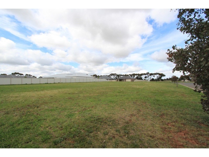 30 Highfield  Way, Kurunjang VIC 3337