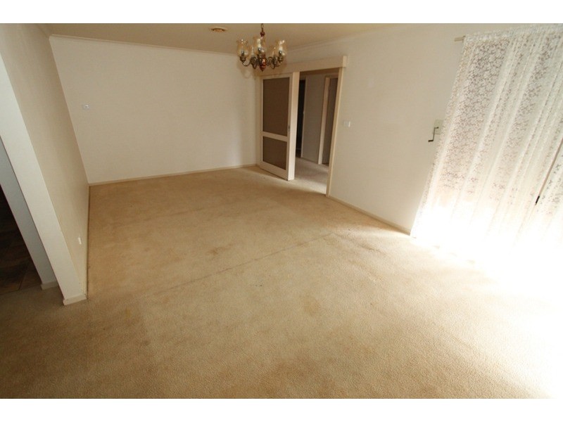 7 Walton Street, Melton South VIC 3338