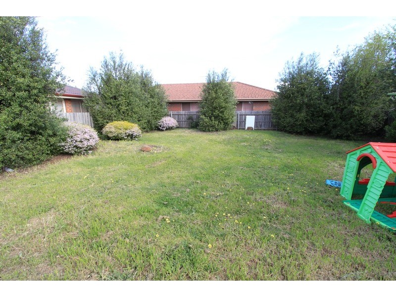 7 Walton Street, Melton South VIC 3338