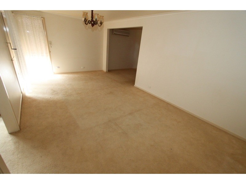 7 Walton Street, Melton South VIC 3338