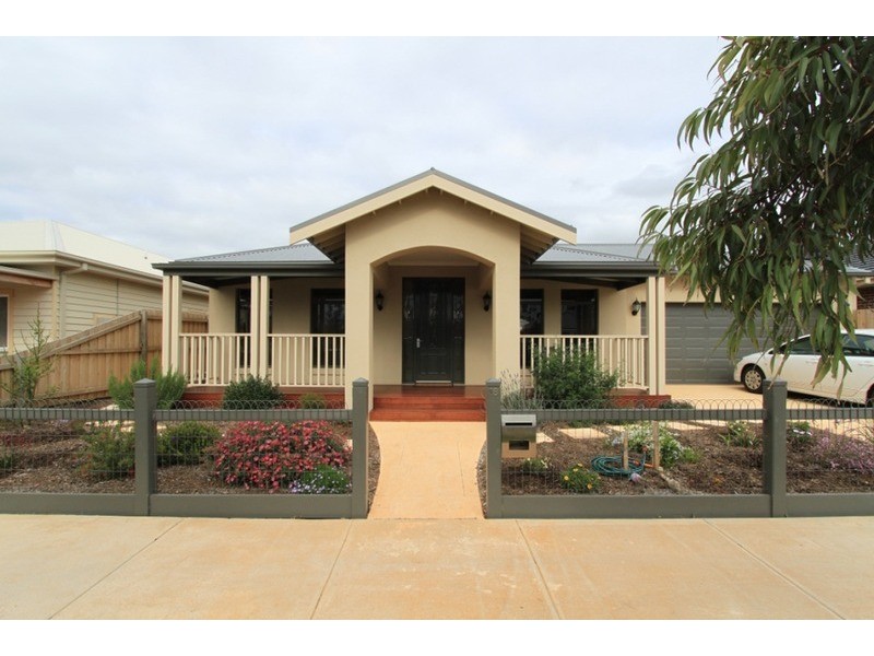 18 Creswick Avenue, Eynesbury VIC 3338