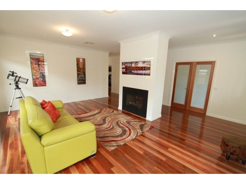 18 Creswick Avenue, Eynesbury VIC 3338