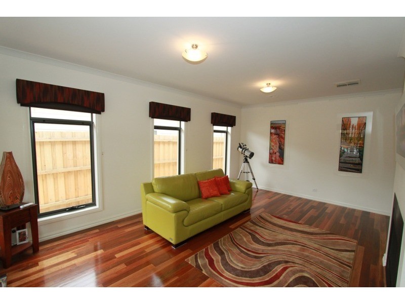 18 Creswick Avenue, Eynesbury VIC 3338