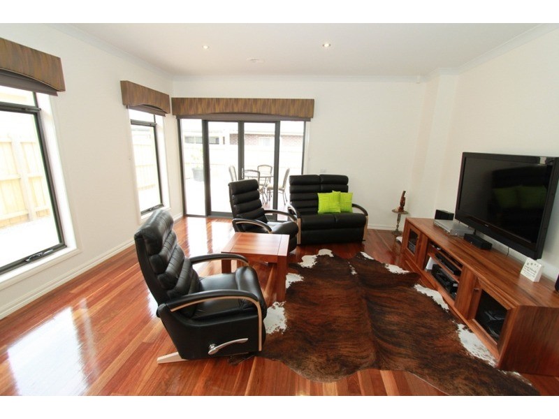 18 Creswick Avenue, Eynesbury VIC 3338