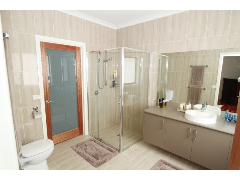 18 Creswick Avenue, Eynesbury VIC 3338