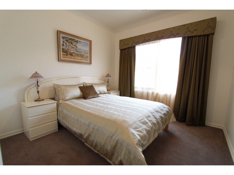 18 Creswick Avenue, Eynesbury VIC 3338