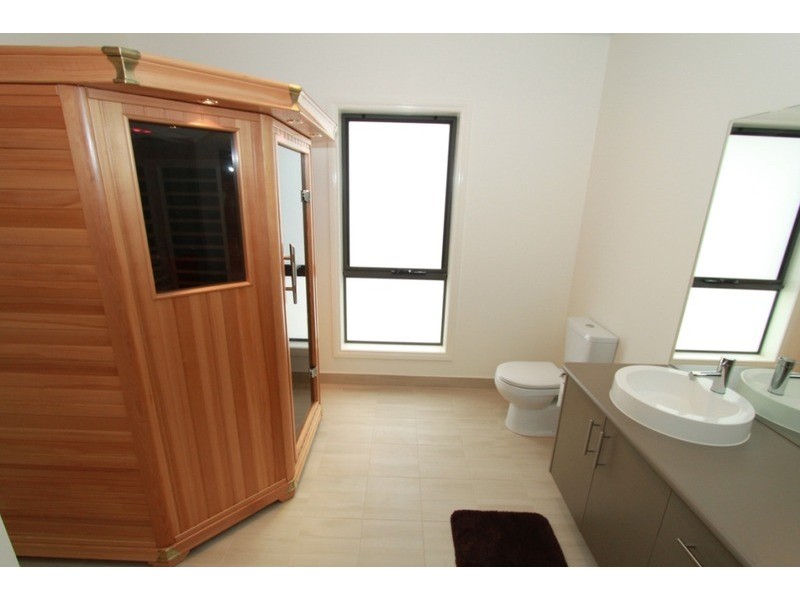 18 Creswick Avenue, Eynesbury VIC 3338