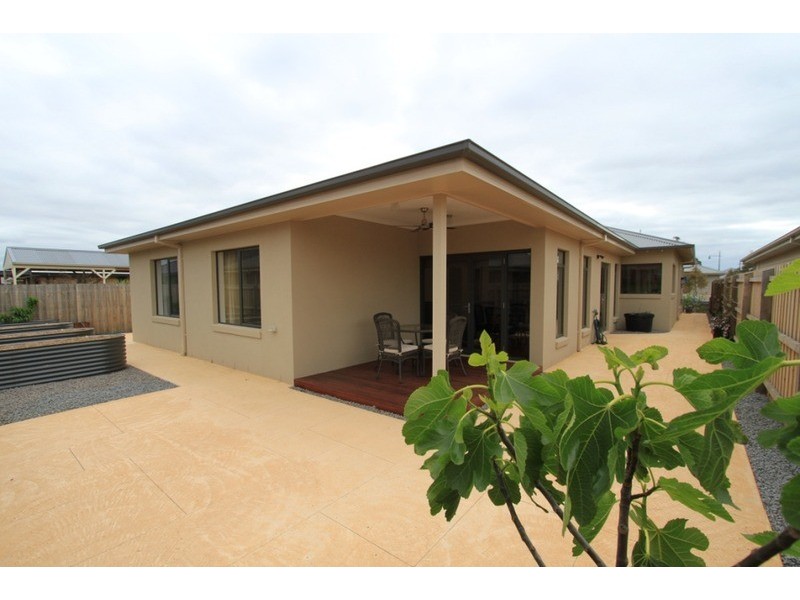 18 Creswick Avenue, Eynesbury VIC 3338