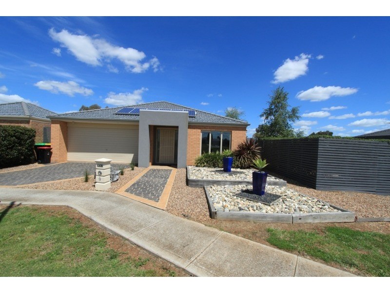 9 Nightmarch Place, Kurunjang VIC 3337