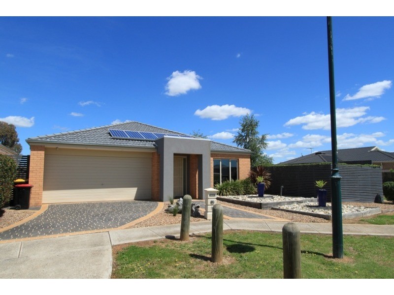 9 Nightmarch Place, Kurunjang VIC 3337