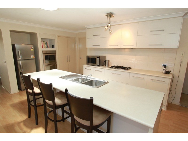 9 Nightmarch Place, Kurunjang VIC 3337