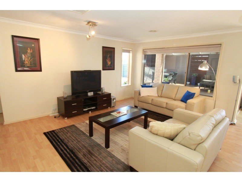 9 Nightmarch Place, Kurunjang VIC 3337